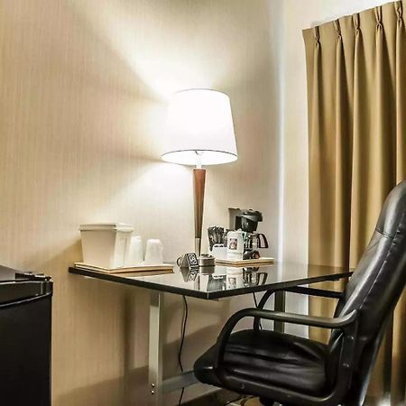 Comfort Inn Sept lles Bagian luar foto