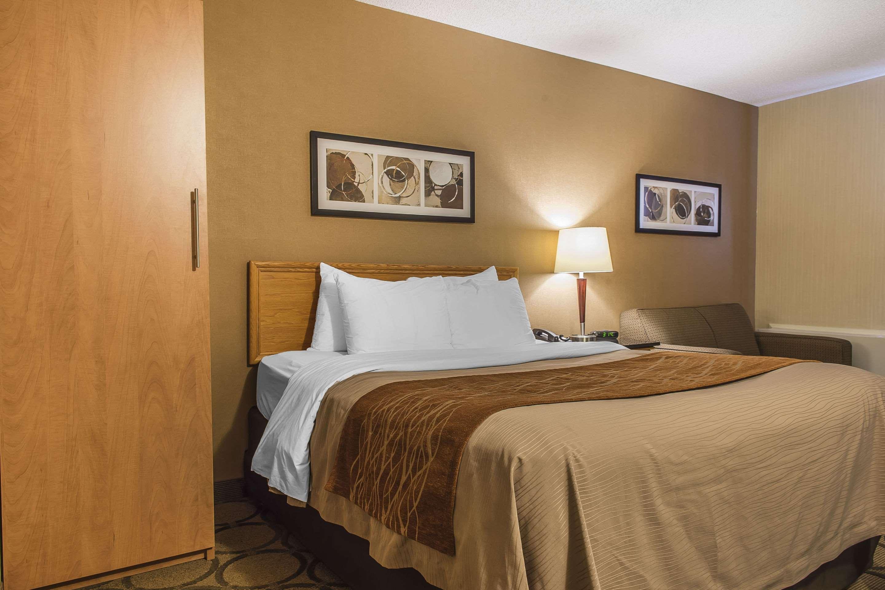 Comfort Inn Sept lles Bagian luar foto