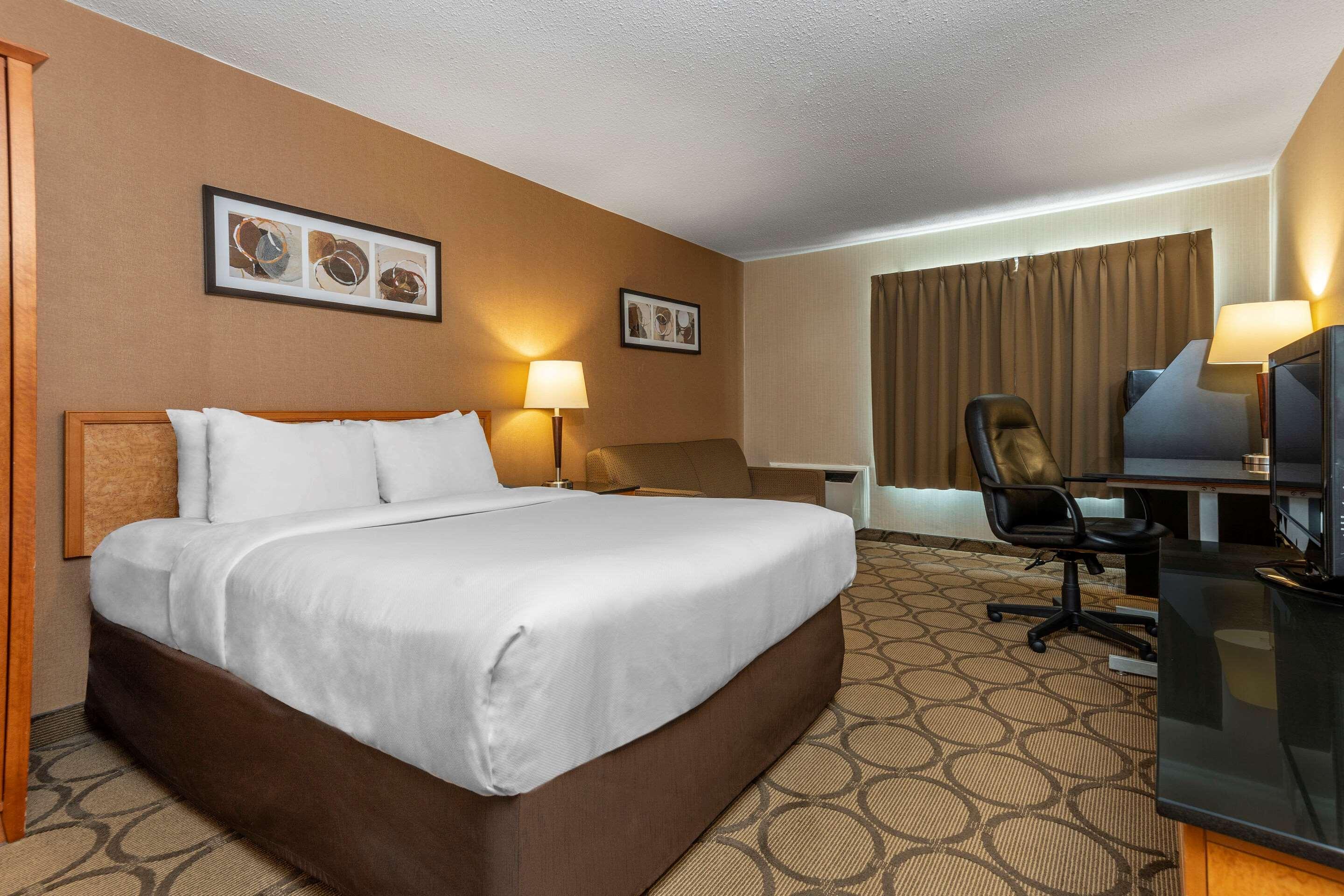 Comfort Inn Sept lles Bagian luar foto