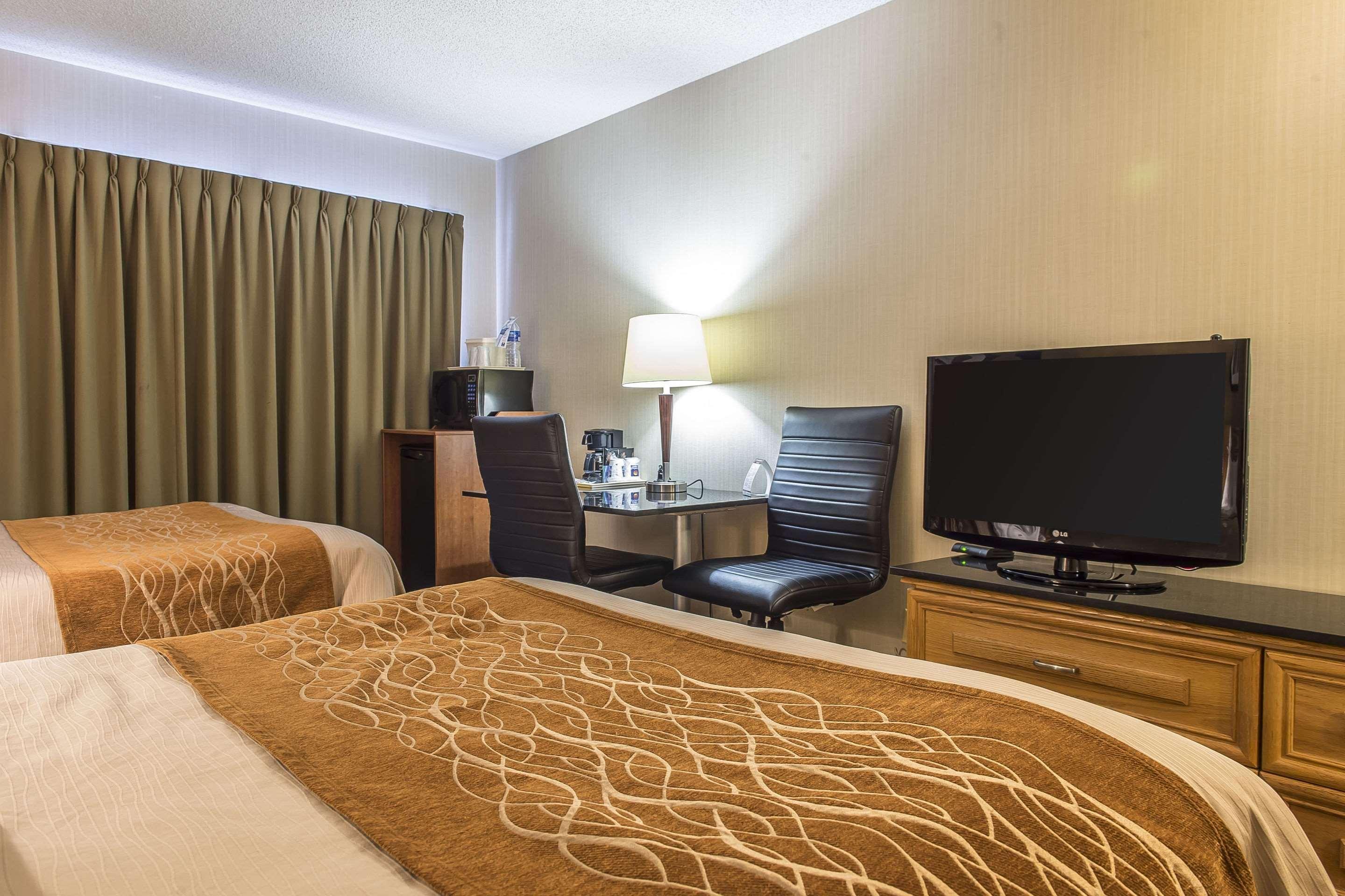 Comfort Inn Sept lles Bagian luar foto