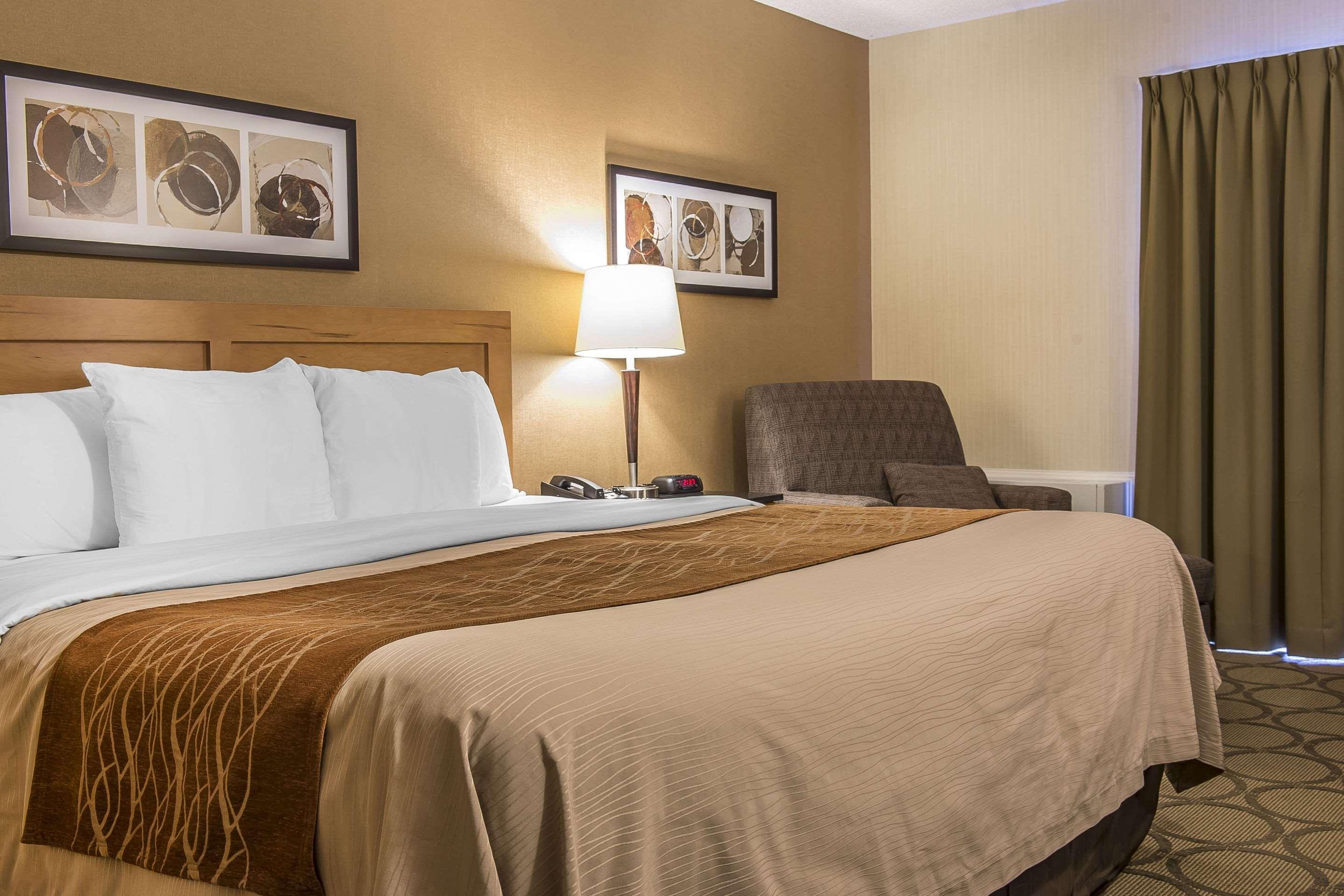 Comfort Inn Sept lles Bagian luar foto