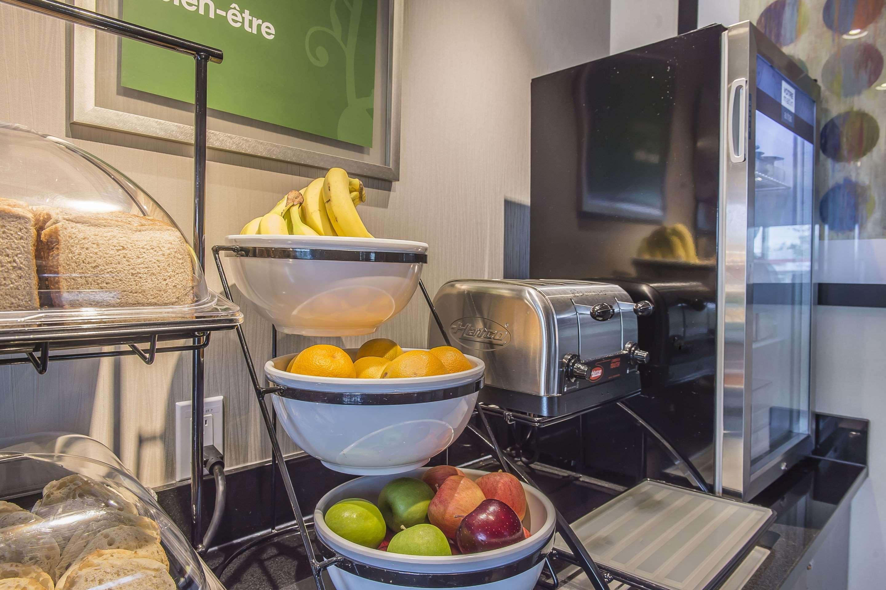 Comfort Inn Sept lles Bagian luar foto