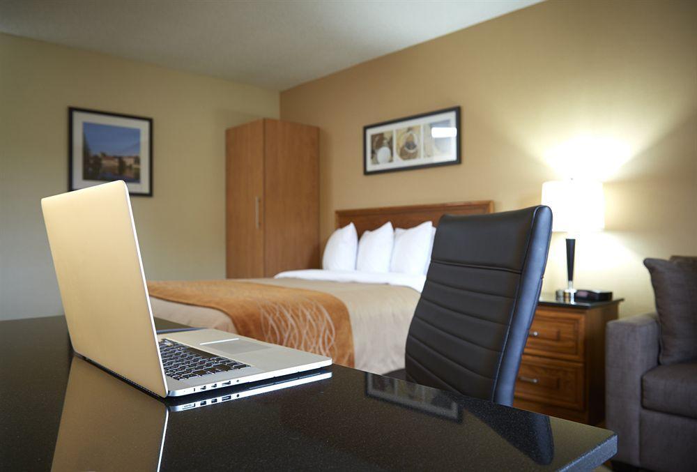 Comfort Inn Sept lles Bagian luar foto