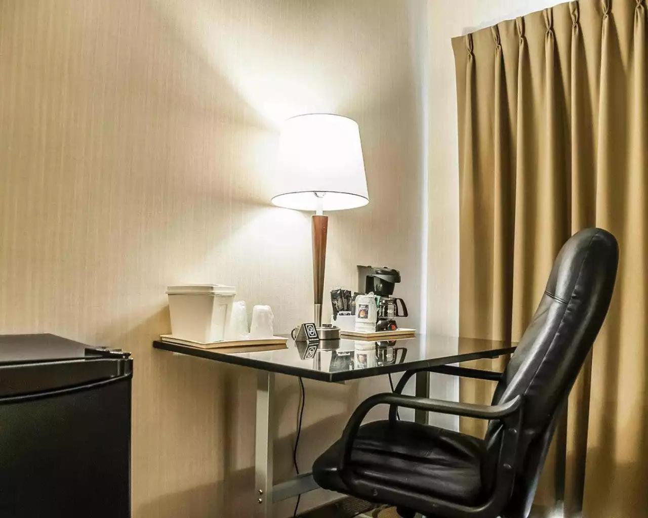 Comfort Inn Sept lles Bagian luar foto